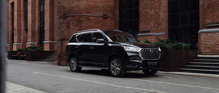 KGM представляет семиместный внедорожник Rexton