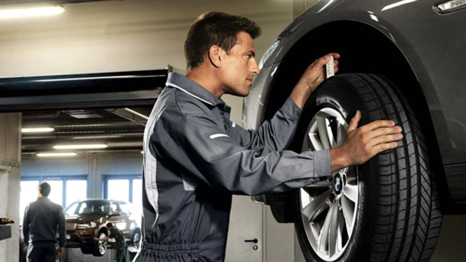 Сезонный шиномонтаж и бесплатное хранение колес/шин