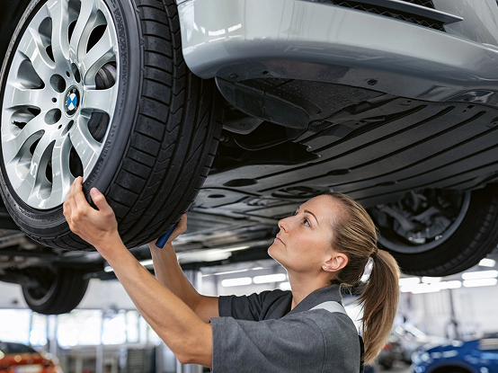 Обслуживание пневмоэлементов подвески BMW 4000 руб.