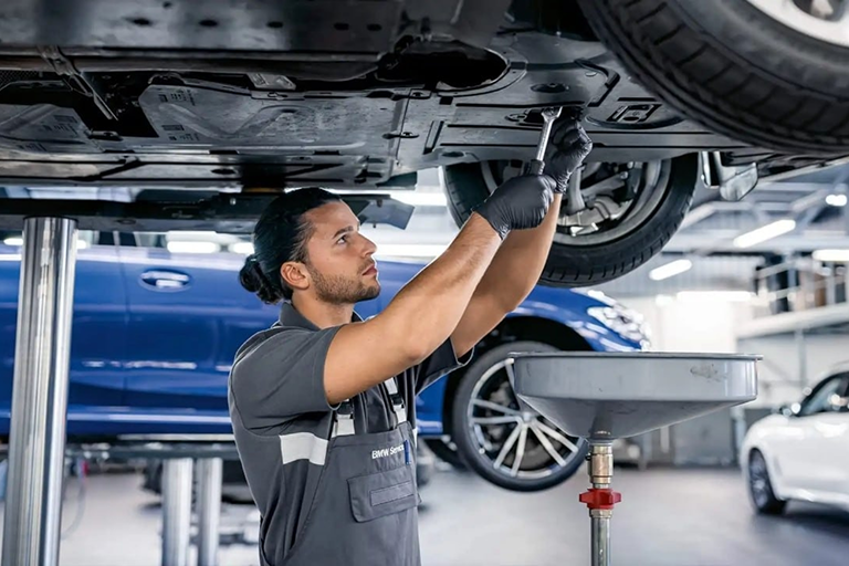 Замена масла для BMW 2021 года выпуска и младше.